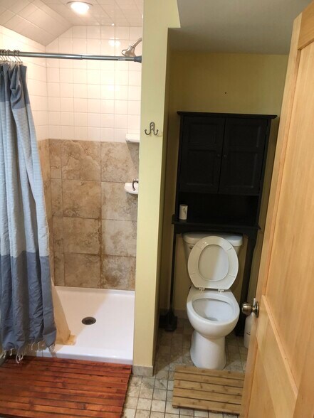 Building Photo - 2600 Colfax Ave S