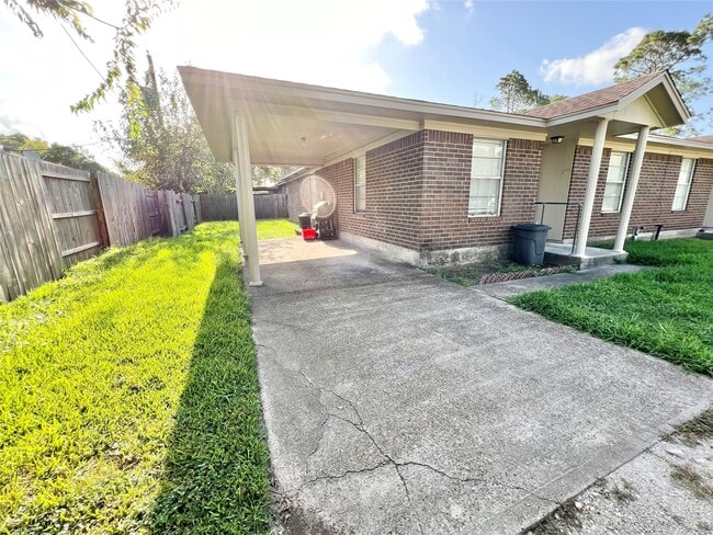 Building Photo - 4021 Avenue Q 1/2