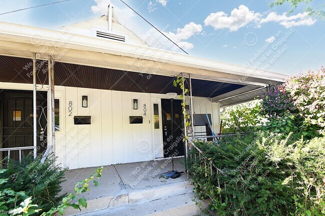 Building Photo - 1 br, 1 bath Duplex - 804 N Denny St