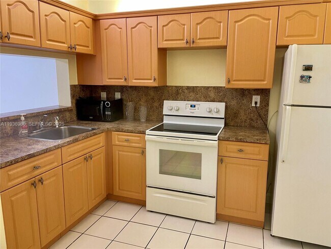 Building Photo - 245 NW 109th Ave