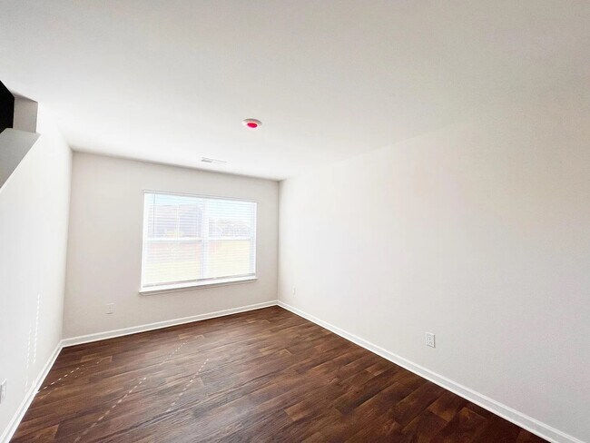Building Photo - 127 Poplarville Dr
