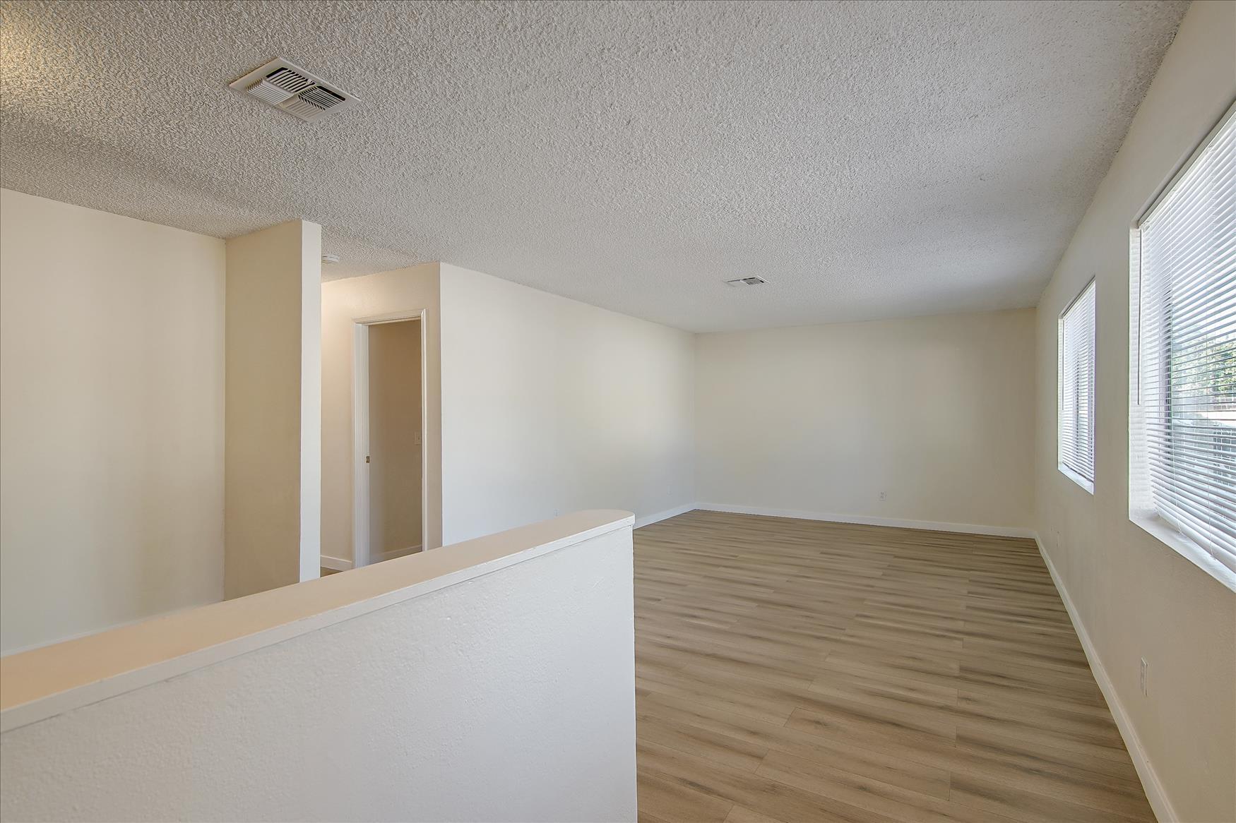 Building Photo - 9223 Langdon Ave