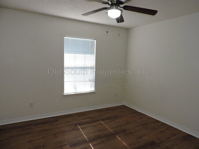 Building Photo - 2552 Southern Oaks Dr