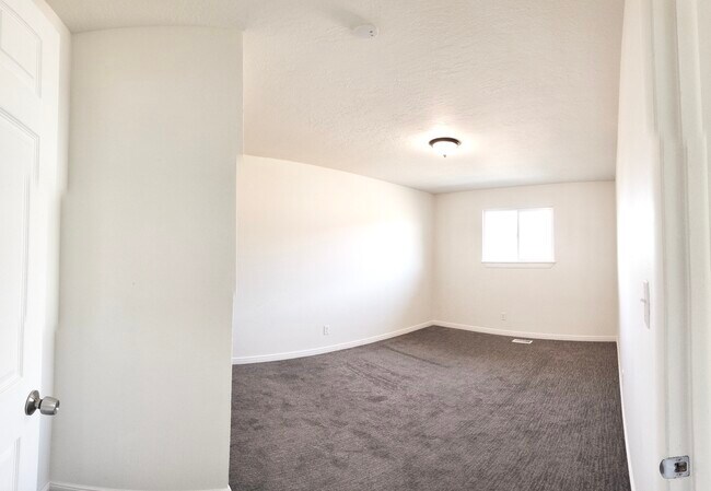 Building Photo - 1526 W 1650 N