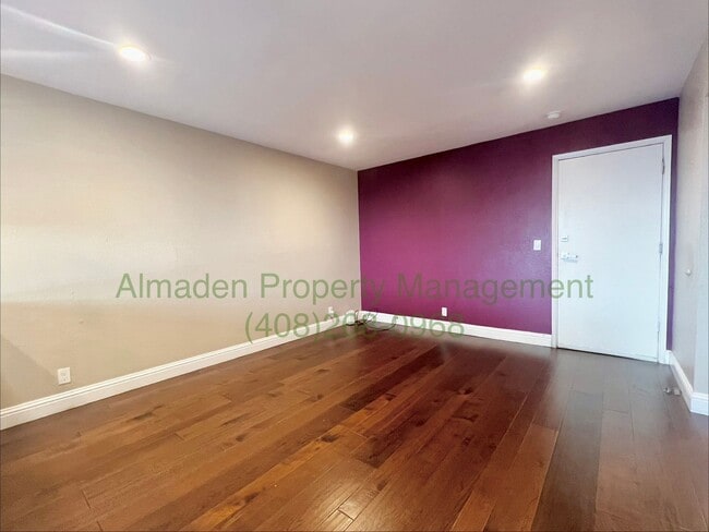 Building Photo - Remodeled Almaden Townhome next to Foothills!! Great Schools & Central A/C!!