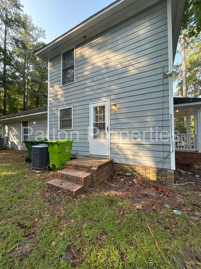 Building Photo - 113 Misty Oak Rd