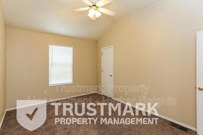 Building Photo - 4403 B Abigail