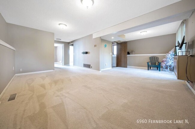 Building Photo - 4br 2ba 2cg  ~ Security Deposit Free Alter...