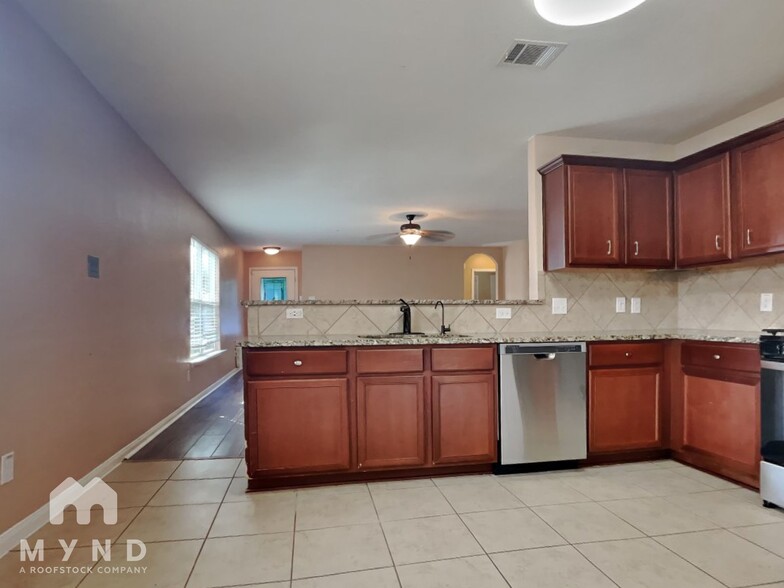Building Photo - 1680 Amy Dr