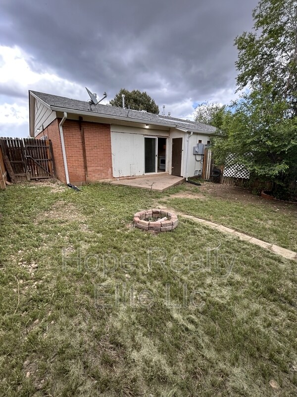 Building Photo - 334 Fairway S