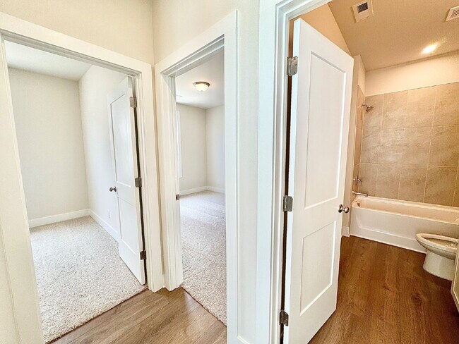 Building Photo - Your Alpharetta Retreat Awaits – Elegant T...