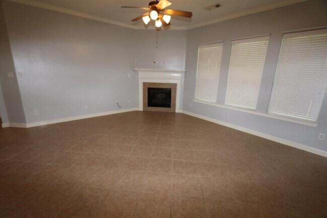 Building Photo - 28238 Daystrom Ln