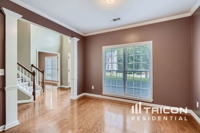 Building Photo - 1315 Bridle Path Dr