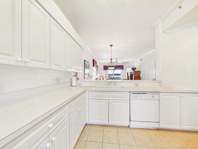 Building Photo - 10391 Butterfly Palm Dr