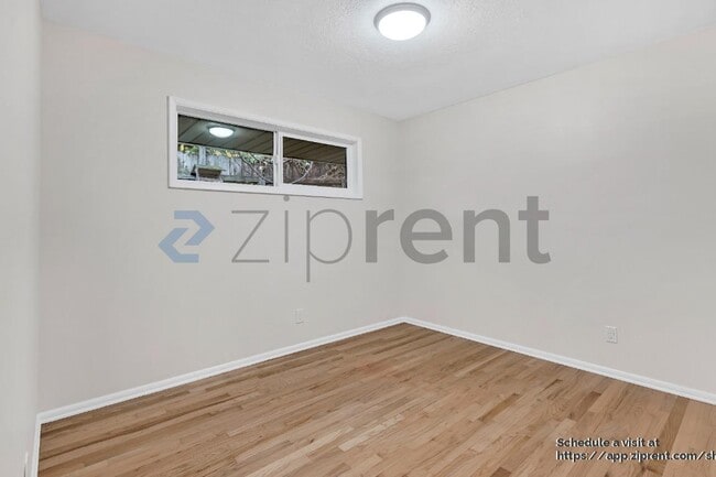 Building Photo - 242 NE 61st Ave