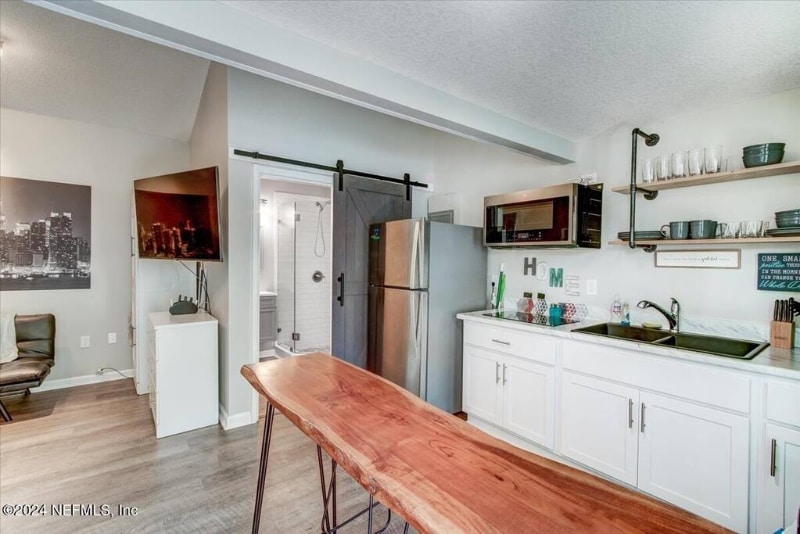 Building Photo - 4428 Melrose Ave