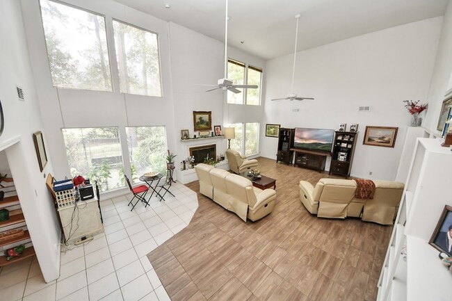 Building Photo - 17 Winged Foot Dr