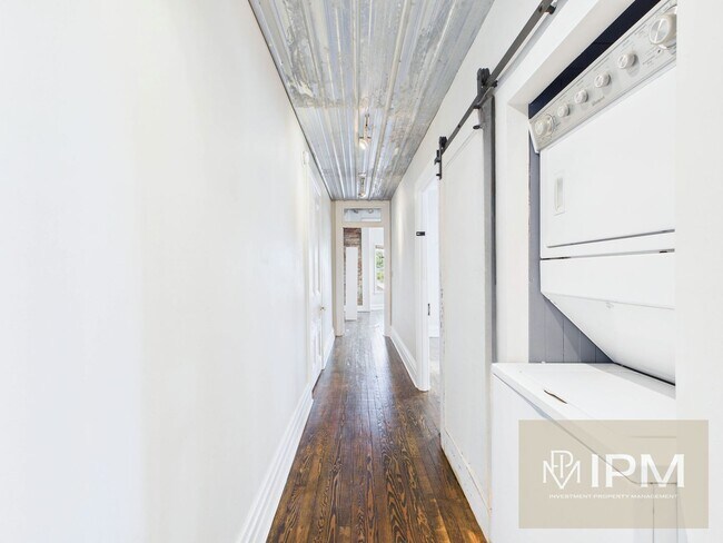 Building Photo - 219 S Union St