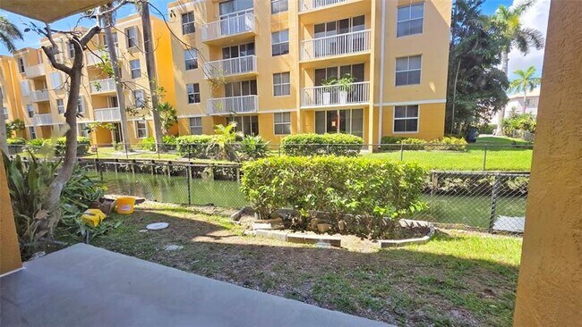 Building Photo - 1350 SE 3rd Ave