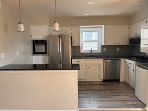 Building Photo - 54 Brighton Ave