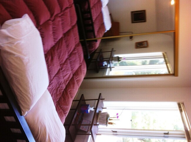 Building Photo - 2707 E Thomas St