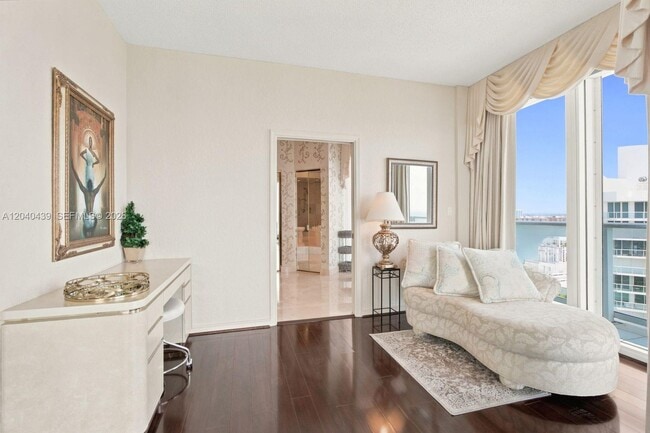 Building Photo - 16445 Collins Ave