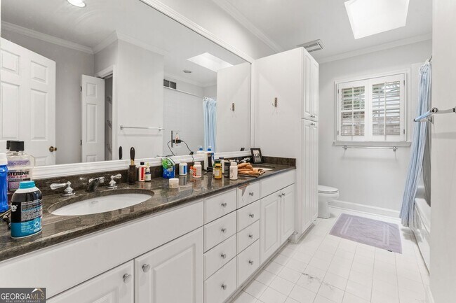 Building Photo - 2986 Mornington Dr NW
