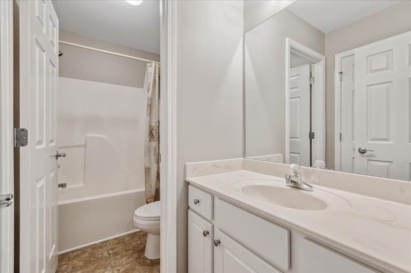 Building Photo - 145 Sunset Ln