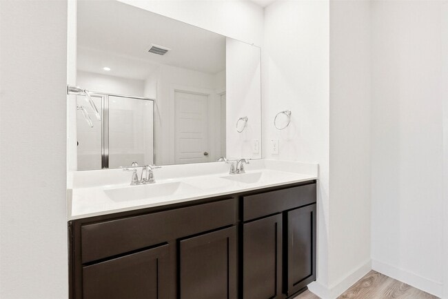 Building Photo - 12330 Basilwood Dr