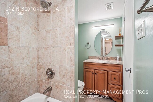 Building Photo - 142 N Bedford St