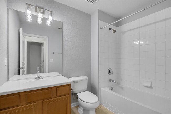 Building Photo - 12702 Salomon Cove Dr