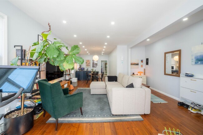 Building Photo - 40 Condict St