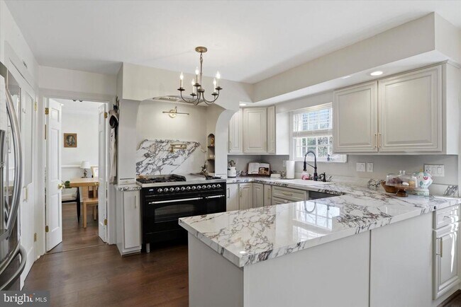 Building Photo - 1551 Duxbury Ct