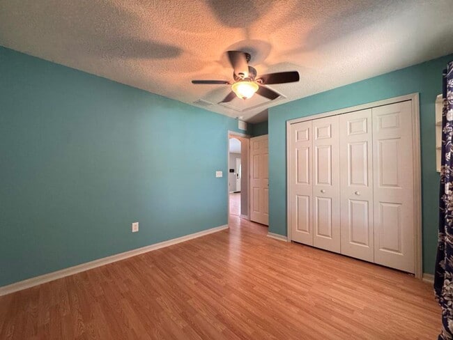Building Photo - 3 Bedroom in Seminole Woods