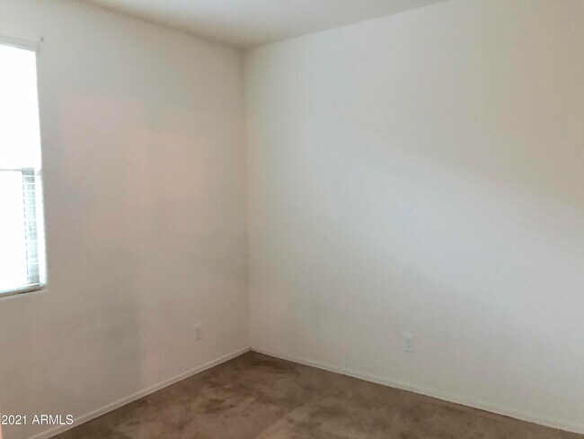 Building Photo - 8457 N 61st Ln