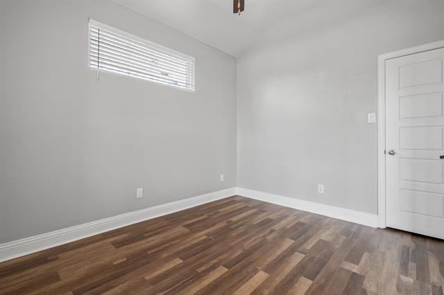 Building Photo - 1440 Lakeview Dr
