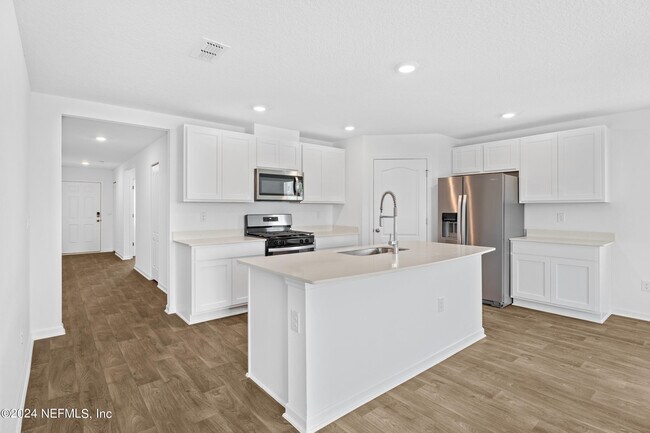 Building Photo - 197 Ardila Cir