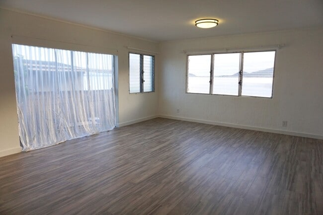 Building Photo - Kaneohe - Waterfront 3 bedroom, 1 bathroom...