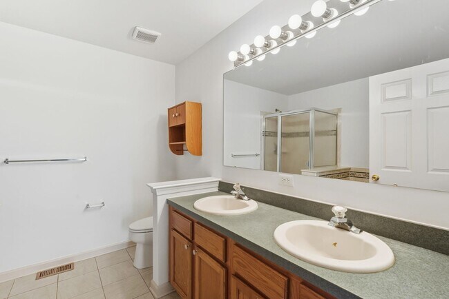 Building Photo - 108 Riverwalk Way