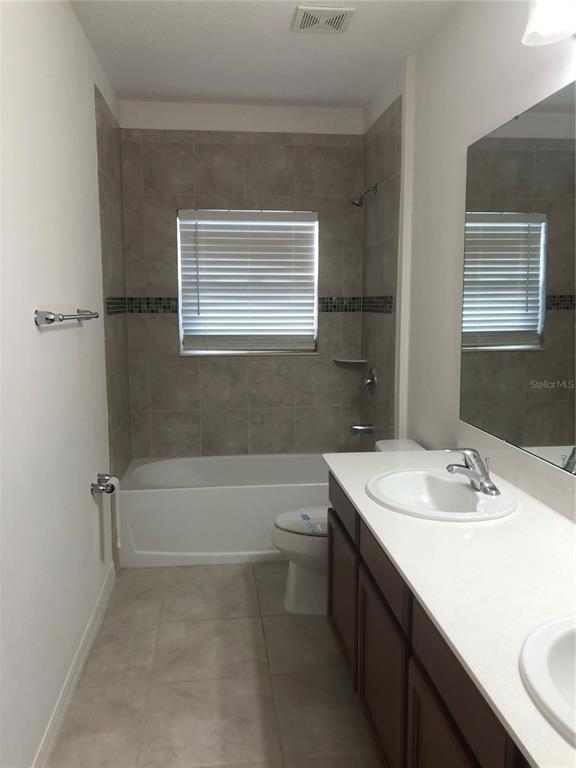 Building Photo - 3211 Silver Fin Way