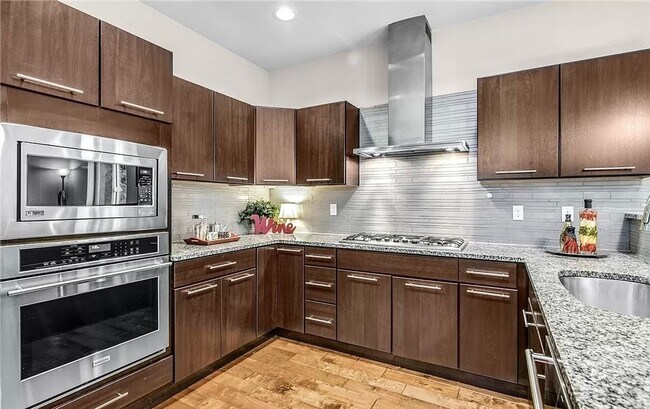 Building Photo - Beautiful Bothell Home