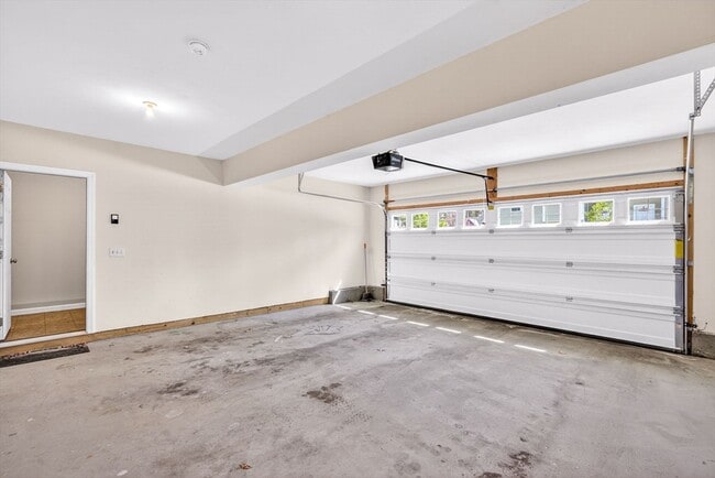 Building Photo - 33 Caffoni Dr