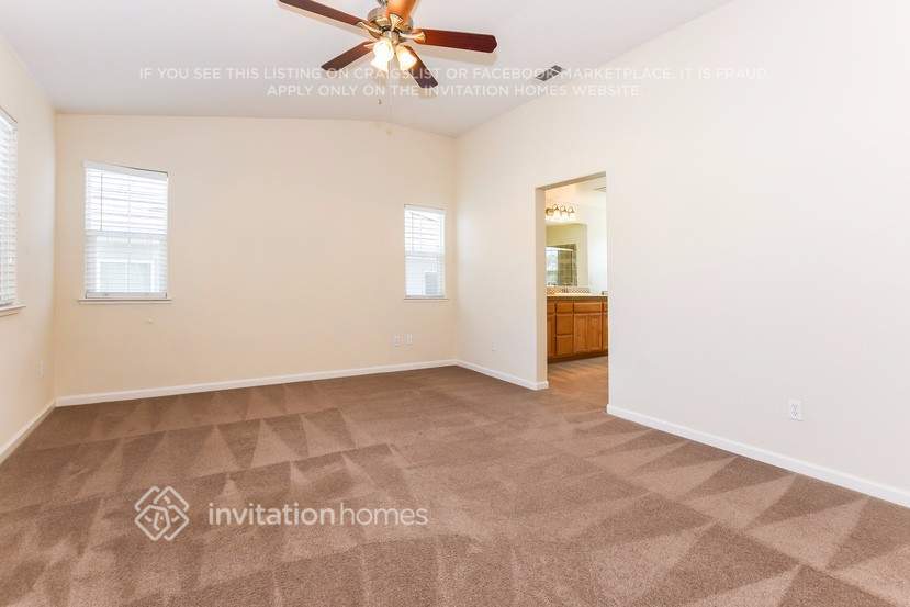 Building Photo - 1643 Dewey St