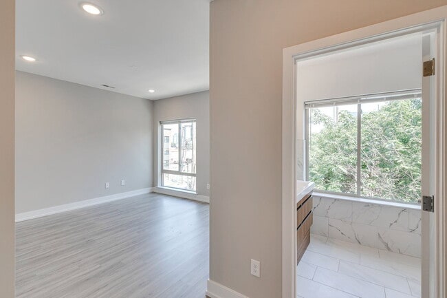 Building Photo - 2636 Annin St