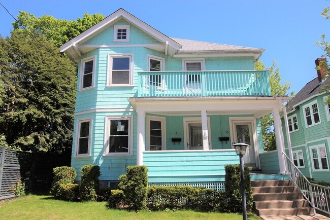 Building Photo - 8 Thurston Rd