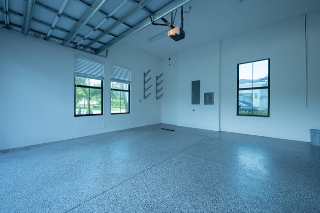Building Photo - 13026 Artisan Cir
