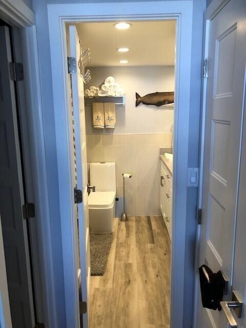 Building Photo - 1609 N Riverside Dr