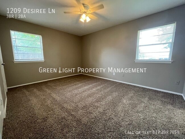 Building Photo - 1209 Desiree Ln