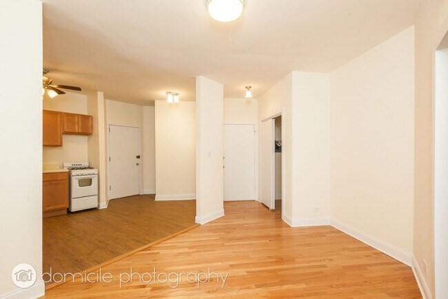 Building Photo - 2511 N Lincoln Ave