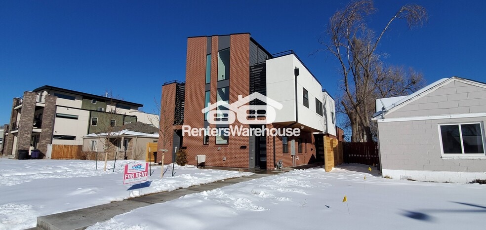 Primary Photo - 1338 Perry St